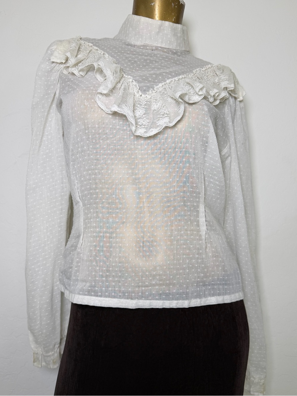 Vintage Third Generation mock-neck Swiss Dot Prairie Ruffle Blouse USA size 11